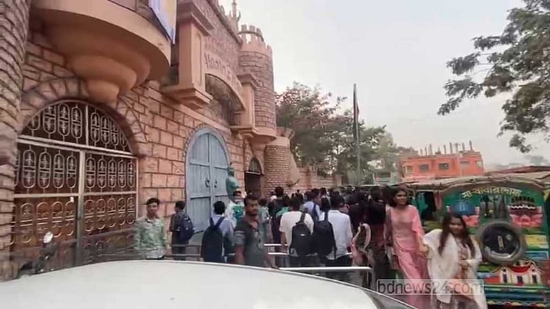 ধামরাইয়ে বিনোদন কেন্দ্রে শিক্ষার্থী-কর্মচারীদের সংঘর্ষ, আহত অন্তত ৬০