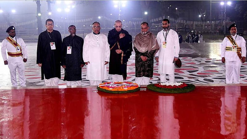 ভাষাশহীদদের প্রতি প্রধান বিচারপতির শ্রদ্ধা