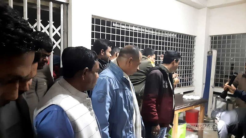 শেরপুরে রাস্তায় দাঁড়িয়ে থাকা ৬ জনকে ‘গরু চোর’ সন্দেহে পিটুনি, নিহত ২