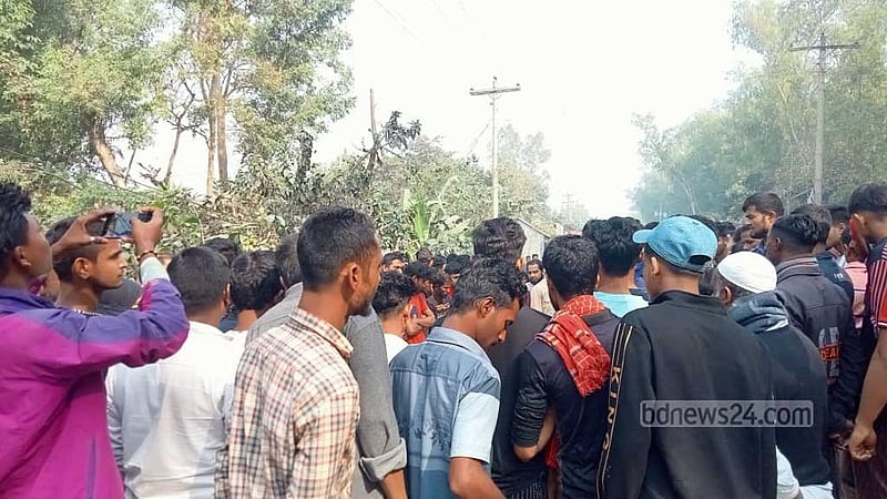 সিরাজগঞ্জে ট্রাকচাপায় বাইক আরোহীর মৃত্যু