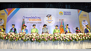 সাউথইস্ট ইউনিভার্সিটির সমাবর্তনে ডিগ্রি পেলেন ১৯২২ শিক্ষার্থী