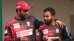 হৃদয় ভাঙার গল্প বদলানোর অপেক্ষায় হৃদয়