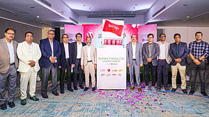 বাজারে এল রূপসী ফুডসের ‘টুটি টুইস্ট’ চুইংগাম