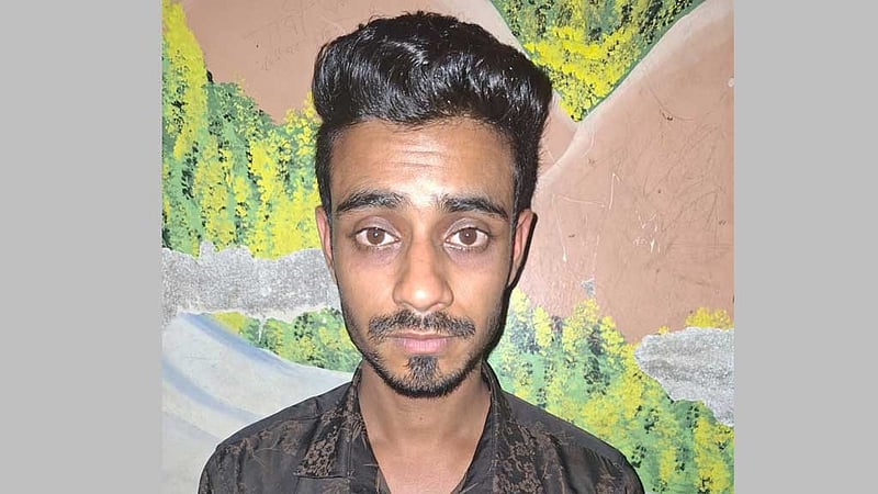 উত্তরায় দম্পতিকে ‘কোপ দেওয়া’ যুবক গ্রেপ্তার