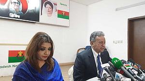 অগণতান্ত্রিক প্রক্রিয়ায় দেশ বেশিদিন চলতে পারে না: আমীর খসরু