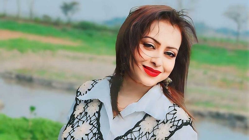 চিত্রনায়িকা অঞ্জনার অবস্থার অবনতি