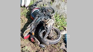 বান্দরবানে ট্রাকের চাপায় মোটরসাইকেলের ৩ আরোহীর মৃত্যু