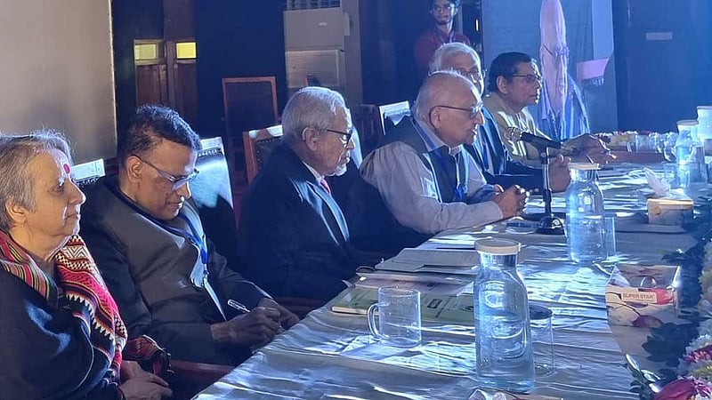 পরিবেশ সুরক্ষায় এখনো পদক্ষেপ নেই, বিশেষ কমিশন করতে হবে: রেহমান সোবহান