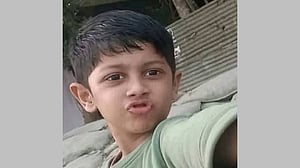 দাদাবাড়ি গিয়ে শিশু খুন: বরিশালে ২ আসামির বাড়িতে অগ্নিসংযোগ