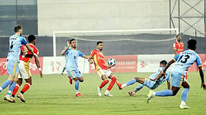 অবিশ্বাস্য গোল হজম করেও জিতল কিংস
