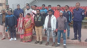 ভারতে কারাভোগ শেষে দেশে ফিরলেন নারীসহ ১২ জন