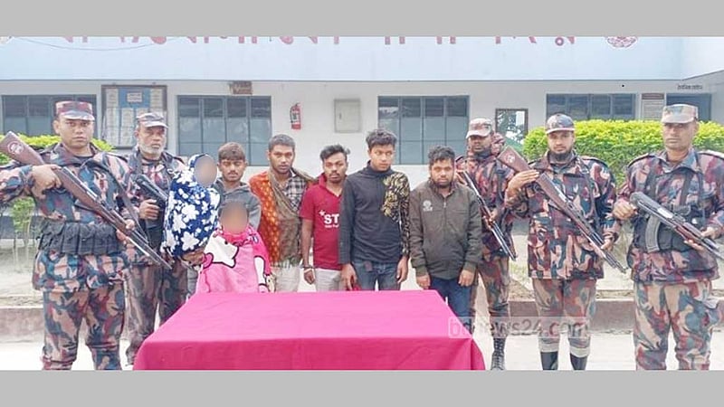 ভারত থেকে অবৈধভাবে প্রবেশের সময় শিশুসহ আটক ৭