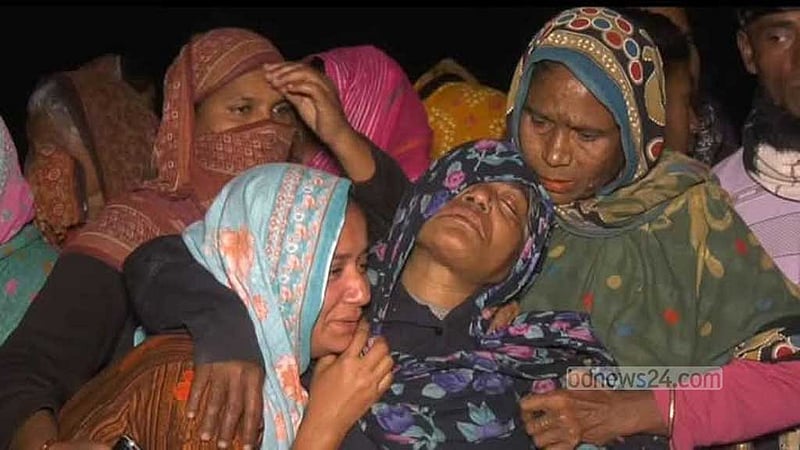 ভোলার মেঘনায় বলগেটের ধাক্কায় নৌকাডুবি, জেলে নিখোঁজ