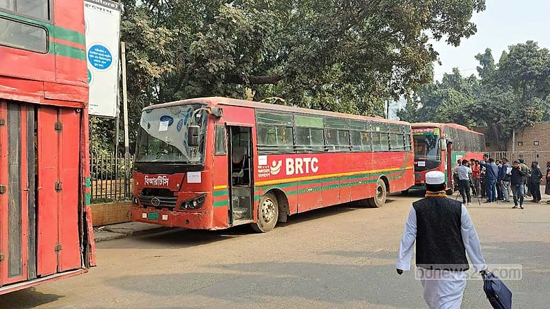 ট্রেন যাত্রীদের পৌঁছে দিতে বিআরটিসির বাস