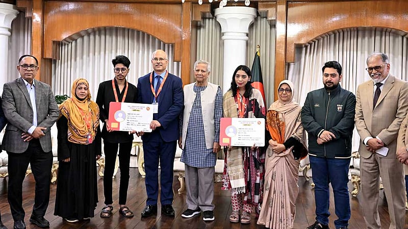 গণঅভ্যুত্থানে আহতদের চিকিৎসা নিশ্চিত করা রাষ্ট্রের দায়িত্ব: প্রধান উপদেষ্টা
