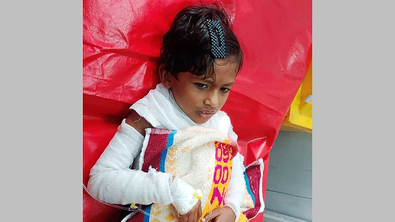 চাঁদপুরে বিদ্যালয়ে ময়লার স্তূপের আগুনে শিশুর মৃত্যু, ৮ শিক্ষক বরখাস্ত
