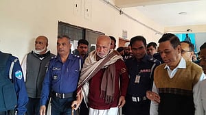 সাবেক পূর্তমন্ত্রী মোশাররফ আরো ৯ মামলায় গ্রেপ্তার