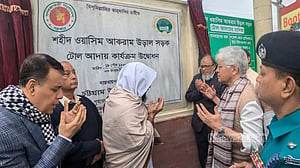 চট্টগ্রামে এলিভেটেড এক্সপ্রেসওয়েতে প্রথম টোল দিলেন মেয়র