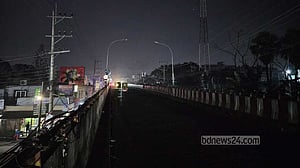 বিদ্যুতের তার চুরি, ছিনতাই-মাদকের আড্ডা কুমিল্লার অন্ধকার ওভারপাসে