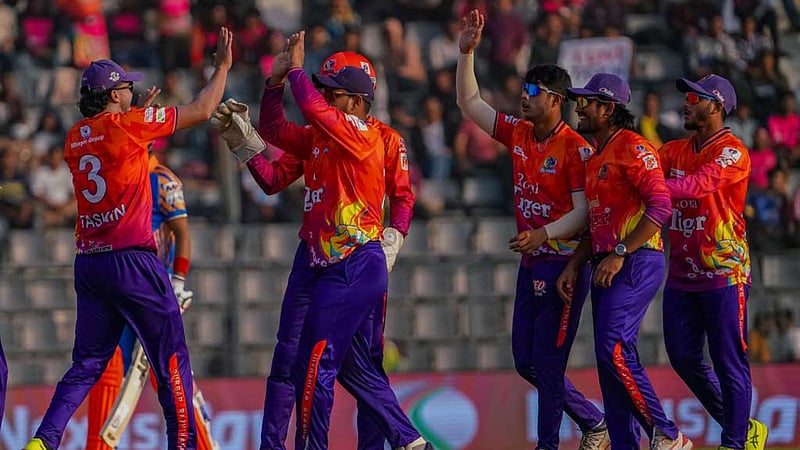 খুলনাকে প্রথম হারের স্বাদ দিয়ে জয়ে ফিরল রাজশাহী