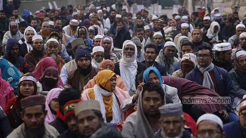 দাবি পূরণে সরকারকে ১০ ঘণ্টা সময় দিলেন এবতেদায়ী শিক্ষকরা