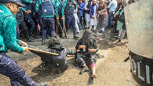 এবতেদায়ী শিক্ষকদের পদযাত্রায় পুলিশের বাধা