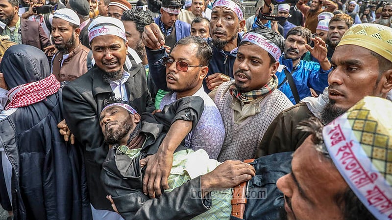 শিক্ষকদের আন্দোলনে ‘পুলিশি হামলার’ নিন্দা