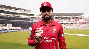 সিলেটের ব্যাটিং গুঁড়িয়ে ফাহিমের ‘৫’