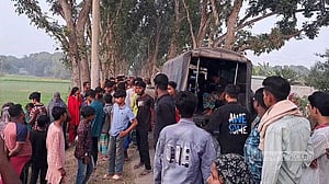 ফরিদপুরে মোবাইলের সূত্র ধরে নিখোঁজ রিকশা চালকের মৃতদেহ উদ্ধার