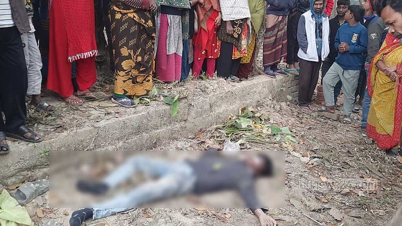 বাবার মৃত্যুর পর পাওয়া রিকশাই কাল হলো কিশোরের