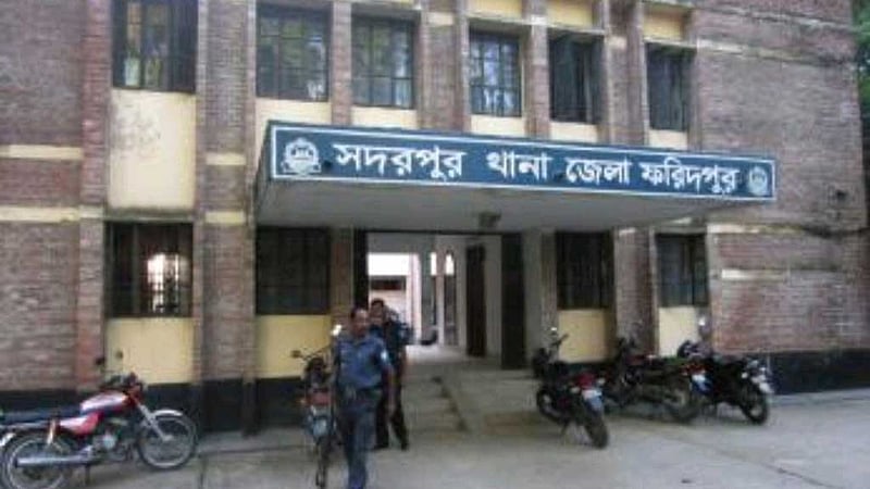 ফরিদপুরে পুলিশ হেফাজতে থাকা ব্যক্তিকে ছিনিয়ে নেওয়ার অভিযোগ