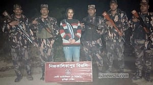 ভারত থেকে অনুপ্রবেশের সময় সুদানের নাগরিক আটক