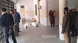 মোটরসাইকেল নিয়ন্ত্রণ হারিয়ে গাছে ধাক্কা, নিহত ২