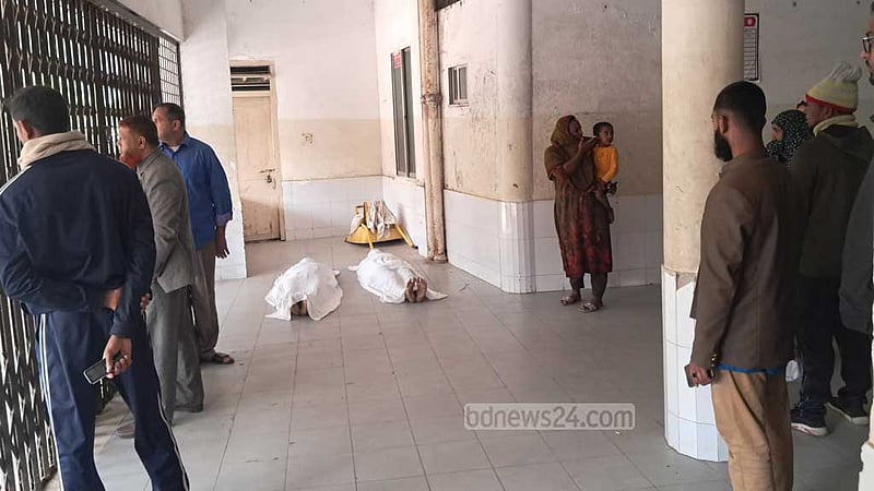 মোটরসাইকেল নিয়ন্ত্রণ হারিয়ে গাছে ধাক্কা, নিহত ২