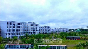 বঙ্গবন্ধু ও শেখ পরিবারের নাম বাদ যাচ্ছে ১৩ বিশ্ববিদ্যালয় থেকে