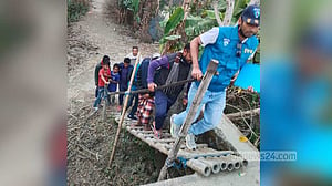 তিন সেতুর কাজ শেষ না করেই ‘অস্ত্র ঠেকিয়ে’ টাকা তুলে নেন ঠিকাদার