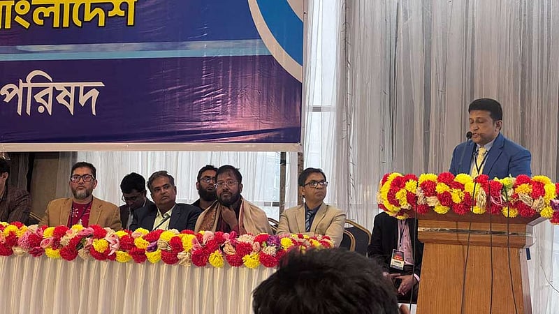মন্ত্রণালয়ের নেতৃত্বে ‘অনভিজ্ঞ, অদক্ষরা’, পরিবর্তন চায় ২৫ ক্যাডার
