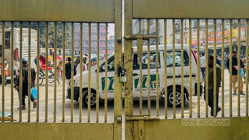 জবিতে ‘কমপ্লিট শাটডাউনে’ অনশনরতরা