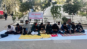 দ্বিতীয় ক্যাম্পাস: অনশনে বসেছেন জগন্নাথের ১২ শিক্ষার্থী
