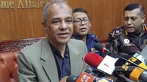 বিজিবি-জনগণ ‘শক্ত অবস্থান’ নেওয়ায় ভারত পিছু হটেছে: স্বরাষ্ট্র উপদেষ্টা