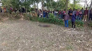 ঝালকাঠিতে মোবাইল ব্যবসায়ীকে কুপিয়ে হত্যা