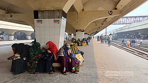 কর্মবিরতির পর রেল সূচিতে গড়বড়