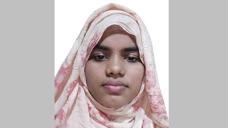 সুযোগ পেয়েও মেডিকেলে ভর্তি নিয়ে অনিশ্চয়তায় লক্ষ্মীপুরের শিমা