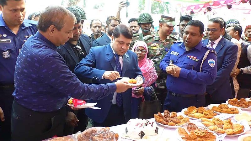 লক্ষ্মীপুরের পিঠা উৎসবে ইতিহাস-ঐহিত্যের মিশেল
