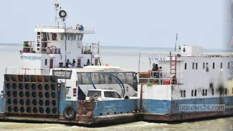 কুয়াশা কেটে গেছে: মানিকগঞ্জের দুই নৌপথে ফেরি চলাচল শুরু