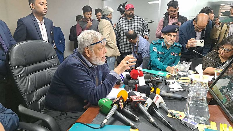 কাজকর্মে উন্নতি না হলে বিআরটিএ বিলুপ্তির হুঁশিয়ারি উপদেষ্টার