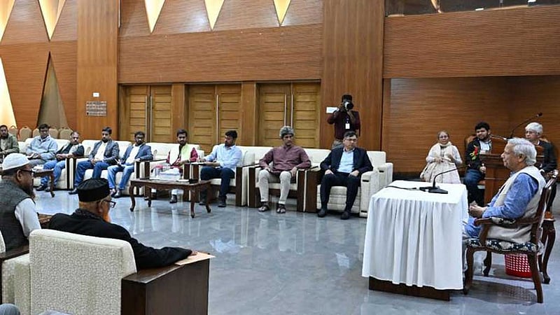 জুলাই ঘোষণাপত্র: যে কারণে শিক্ষার্থীদের বারণ করেছিলেন ইউনূস