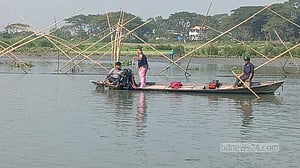 মুন্সীগঞ্জে স্পিডবোট-ট্রলারের সংঘর্ষে নিহত বেড়ে ৪