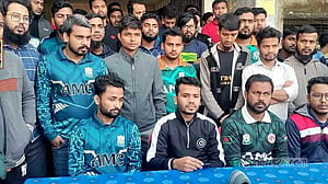 আনন্দ মোহন কলেজে ছাত্রদল-শিক্ষার্থী সংঘর্ষ: পাল্টাপাল্টি সংবাদ সম্মেলন
