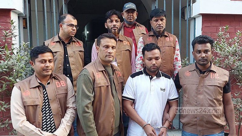 ফেইসবুকে মেডিকেলে ভর্তির প্রশ্ন ফাঁসের জানান দিয়ে যুবক গ্রেপ্তার